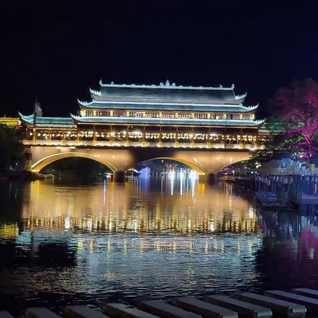 吃糖不甜的年纪