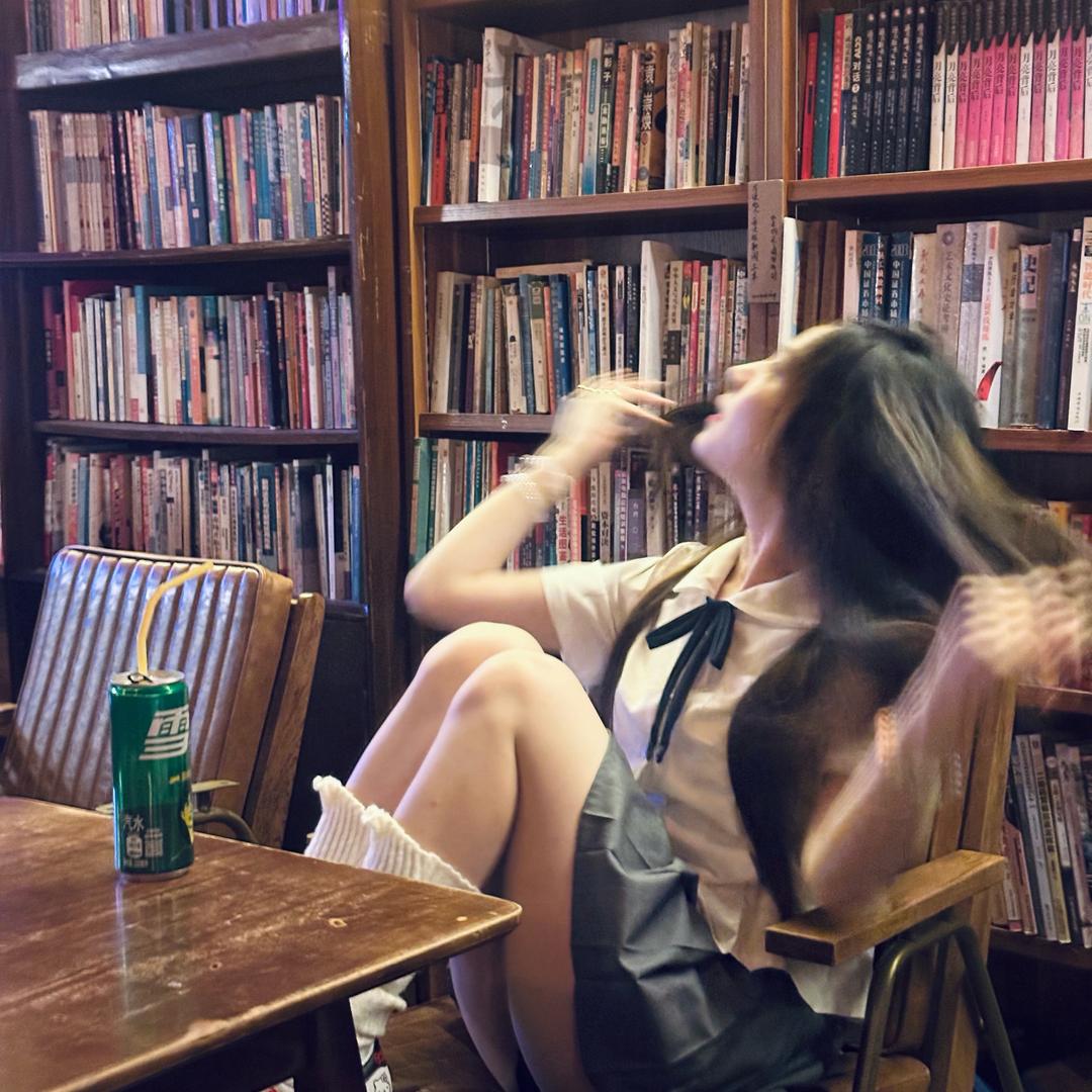 出门不穿苦茶子