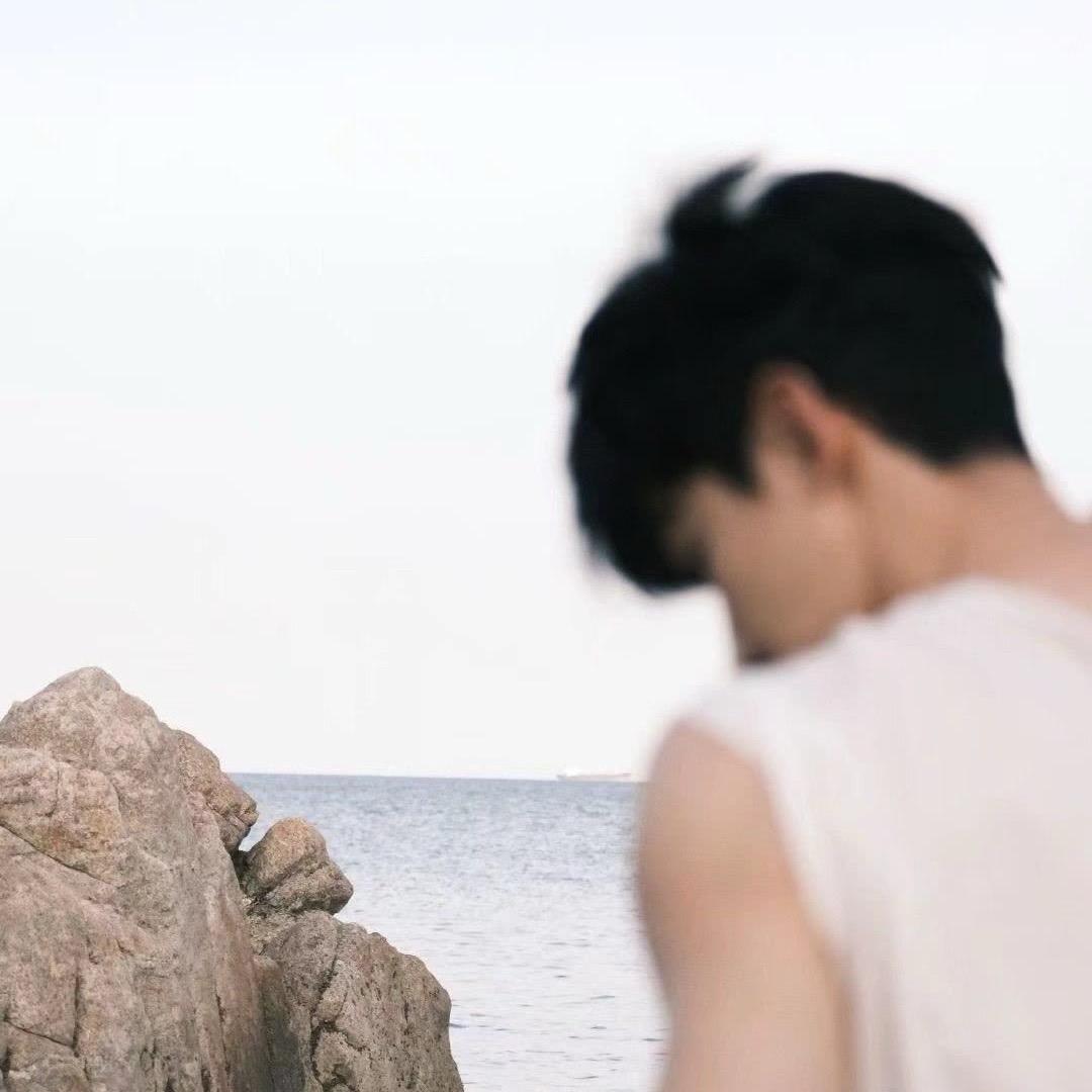 夫几📸