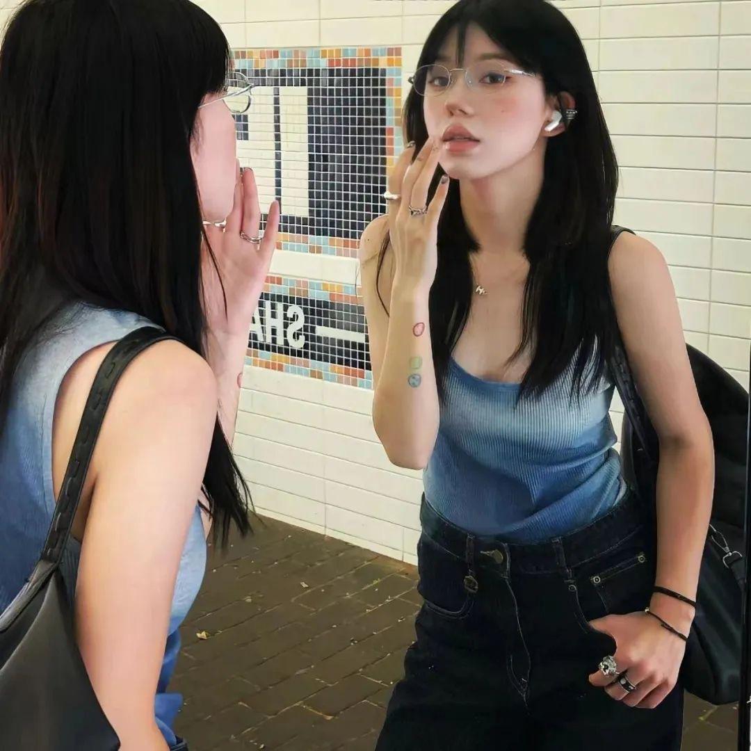 猫吃鱼