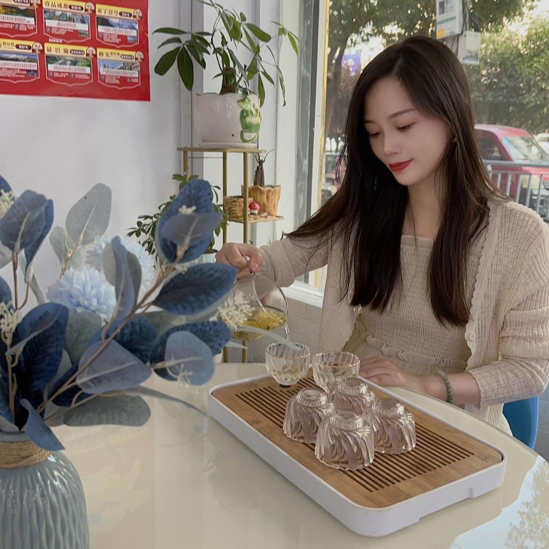 👩‍❤️‍👩👩‍👧琴姐姐