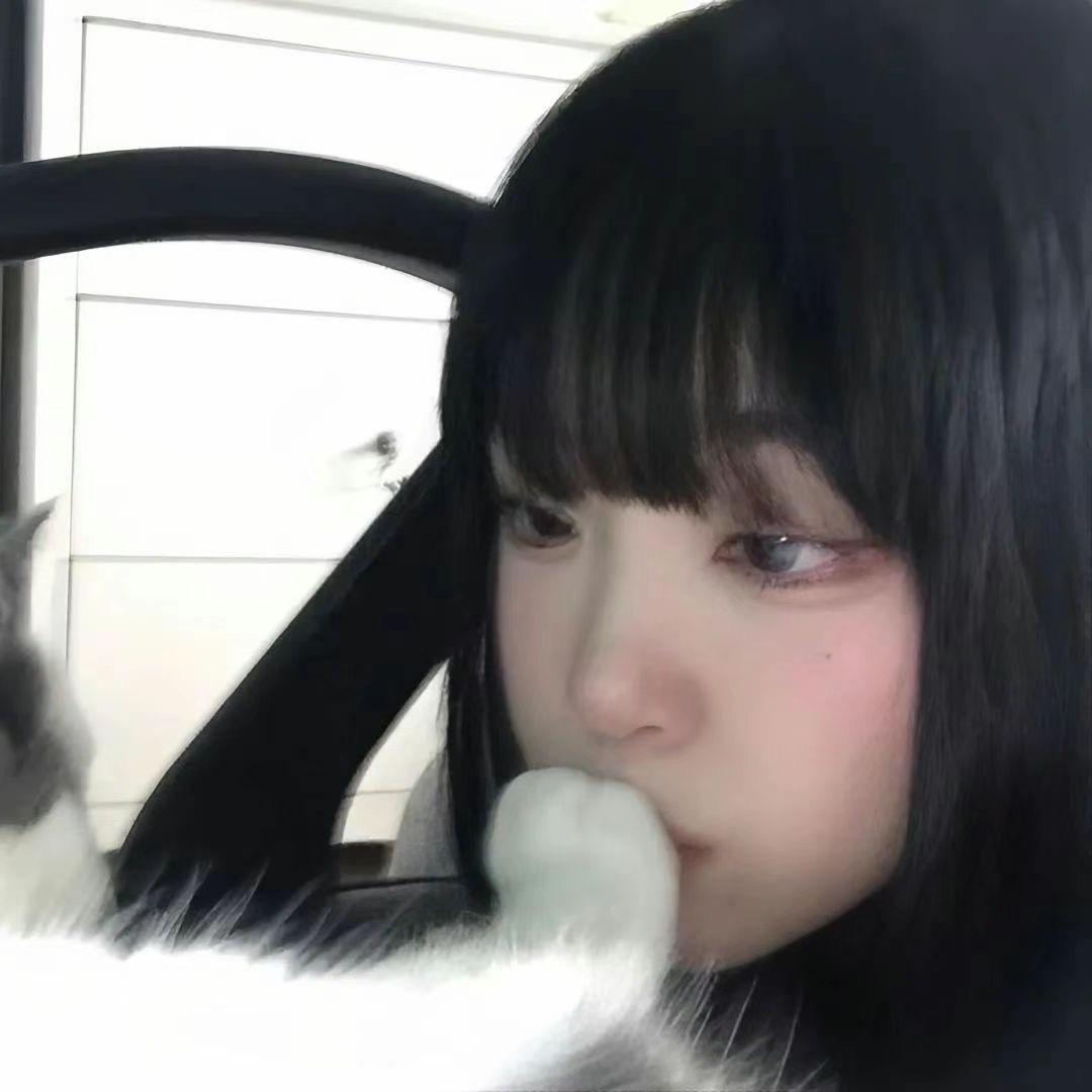 美艳红太狼