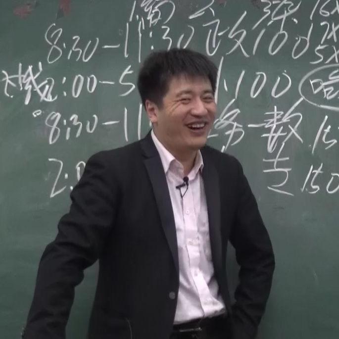 电动车上的叶轻眉头像