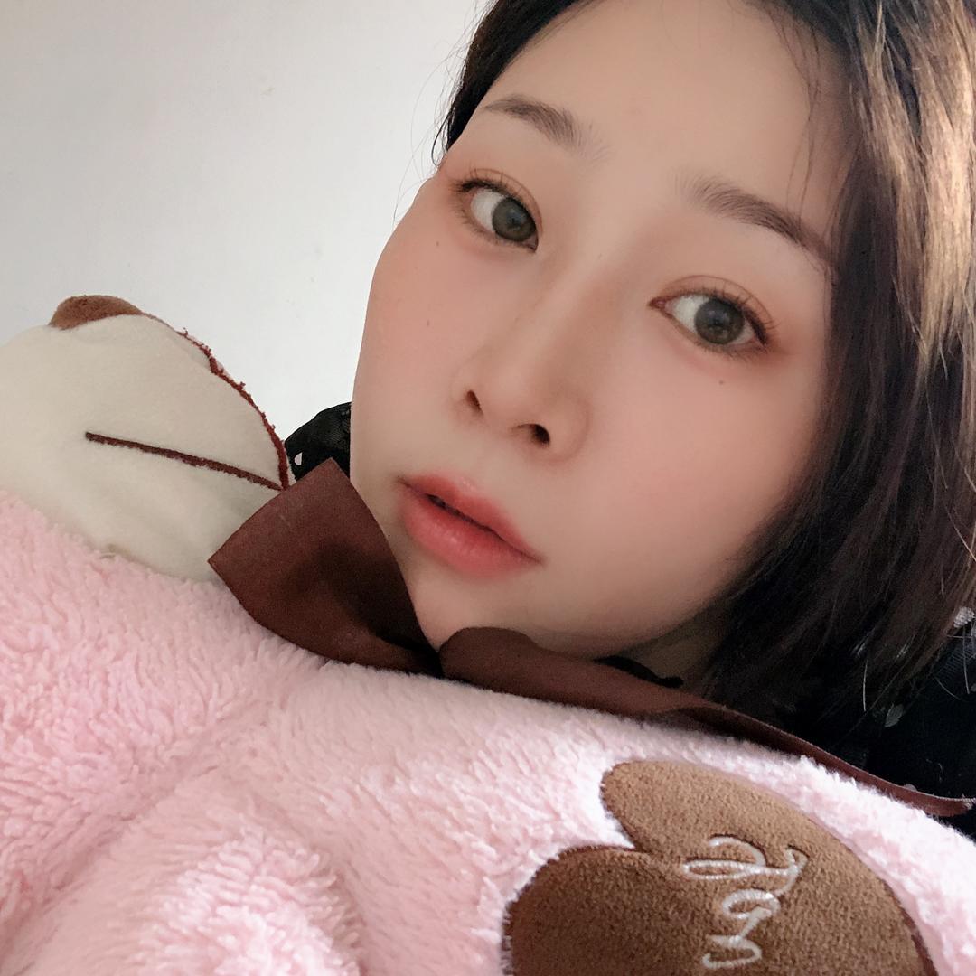 新亚服装