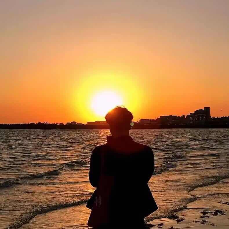 穿比基尼的鸟人
