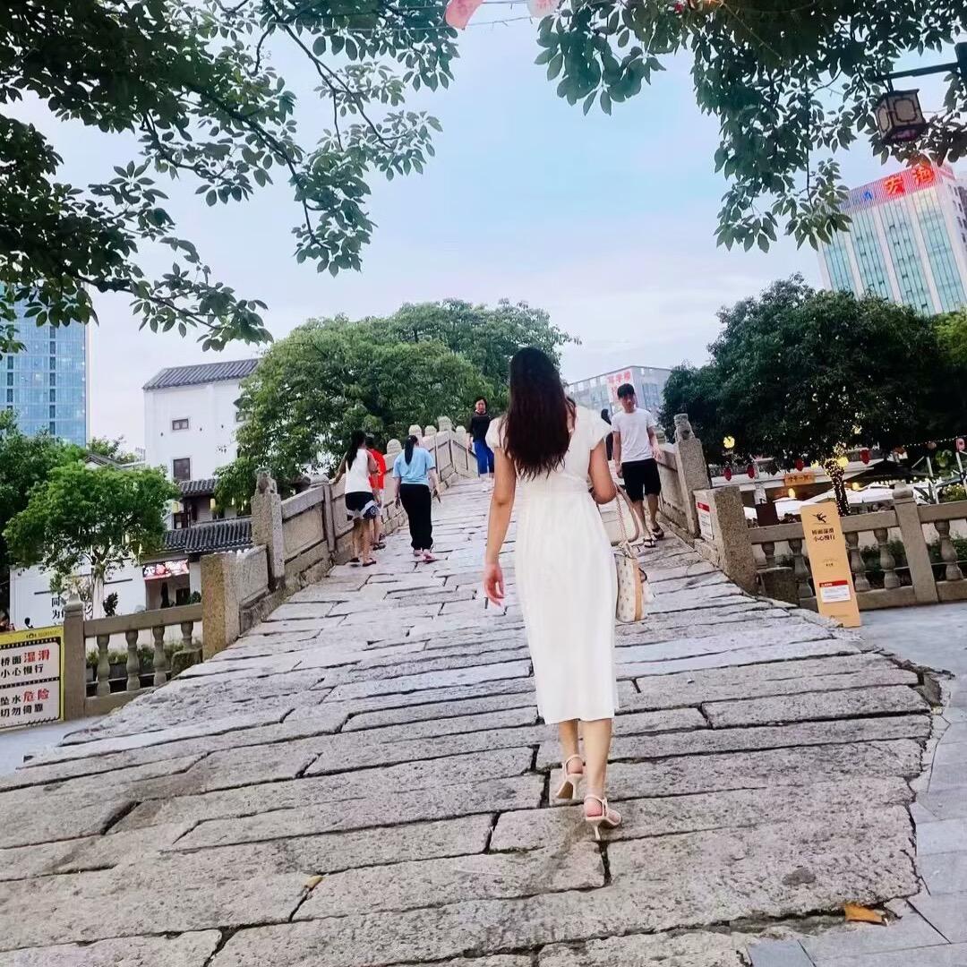 微微一笑
