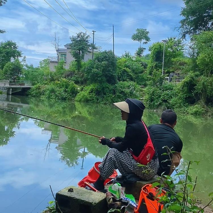 凤凰县谷麦晴天渔具店
