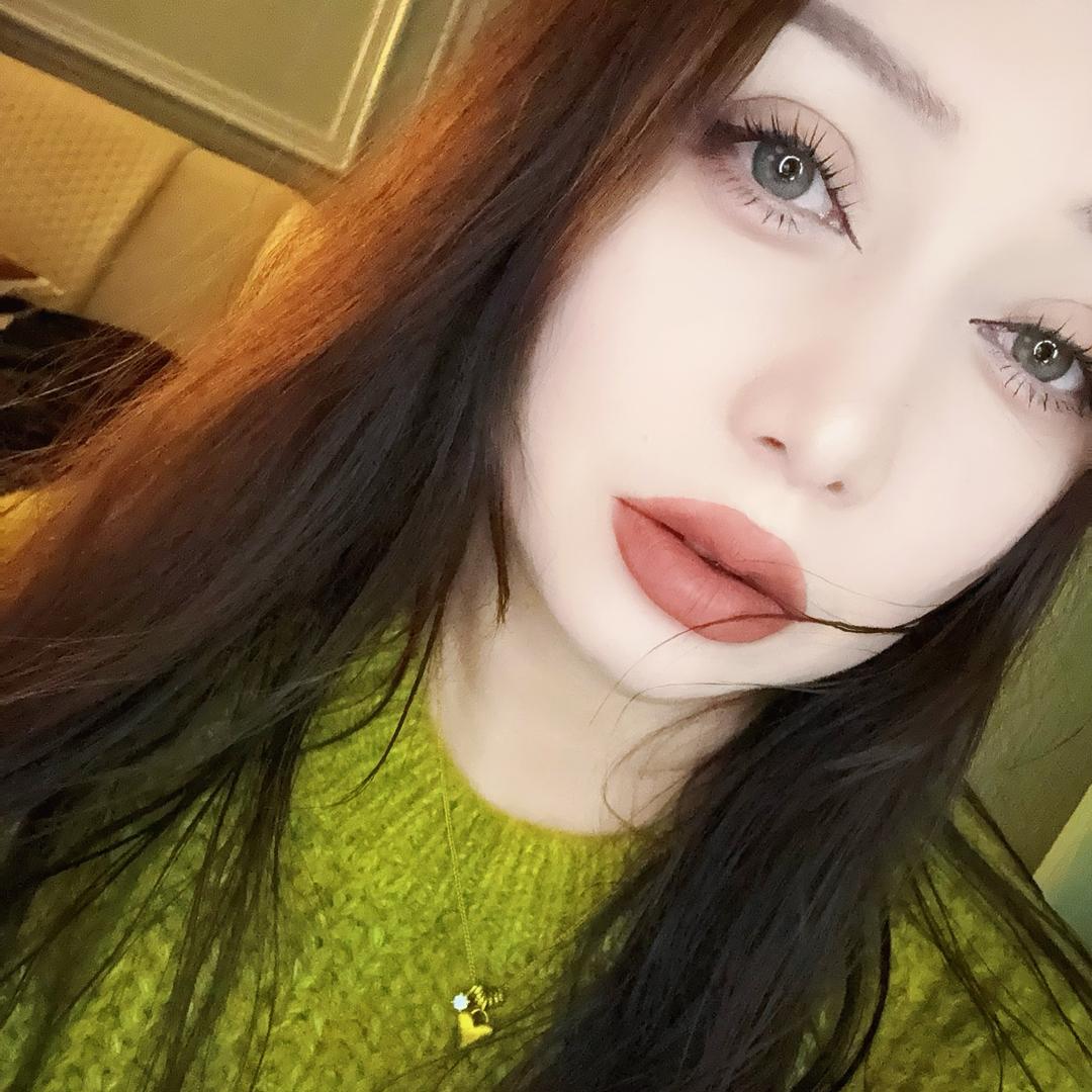 𝐄𝐯𝐞𝐥𝐲𝐧