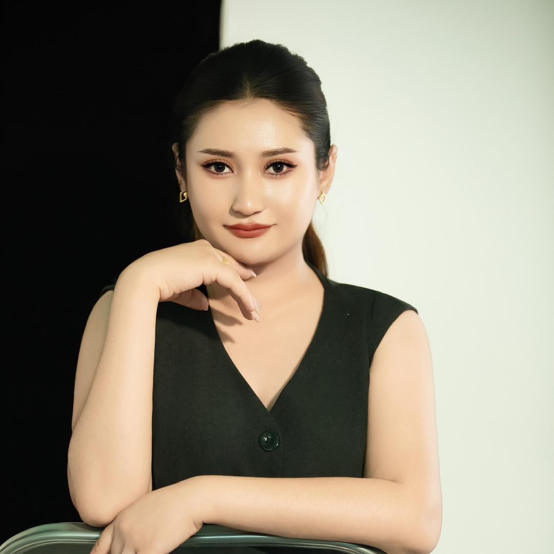 玛热 化妆师