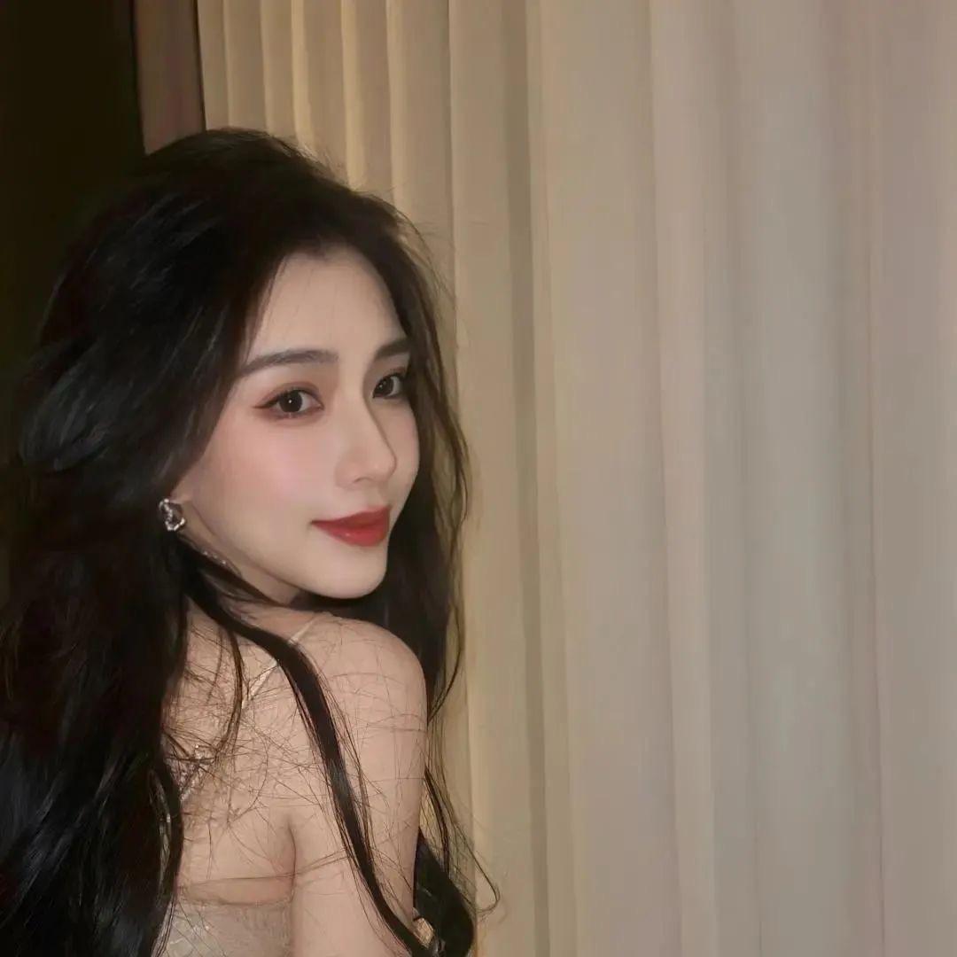 小小双.
