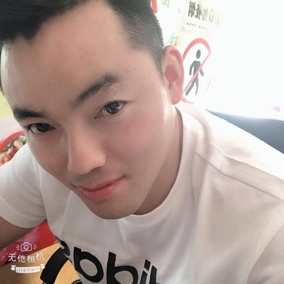 广告小哥^