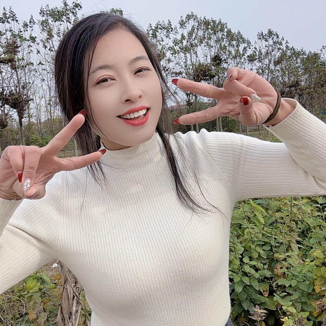 红丫头🎤（三妹直播现场）