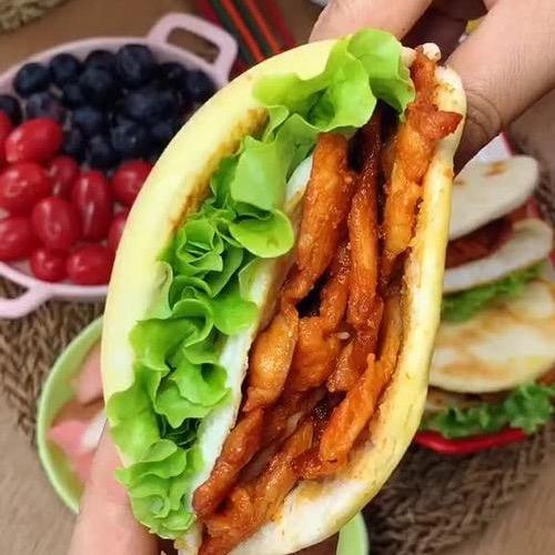 花姐烧饼里脊鸡蛋灌饼
