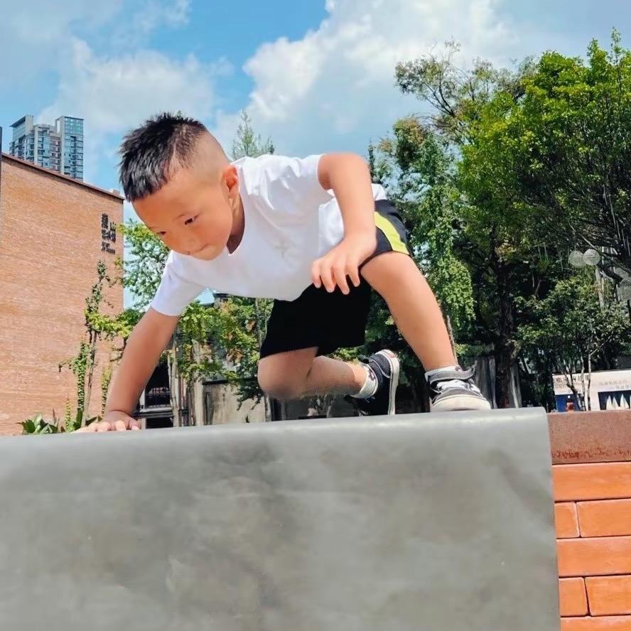 幼儿园的小石头