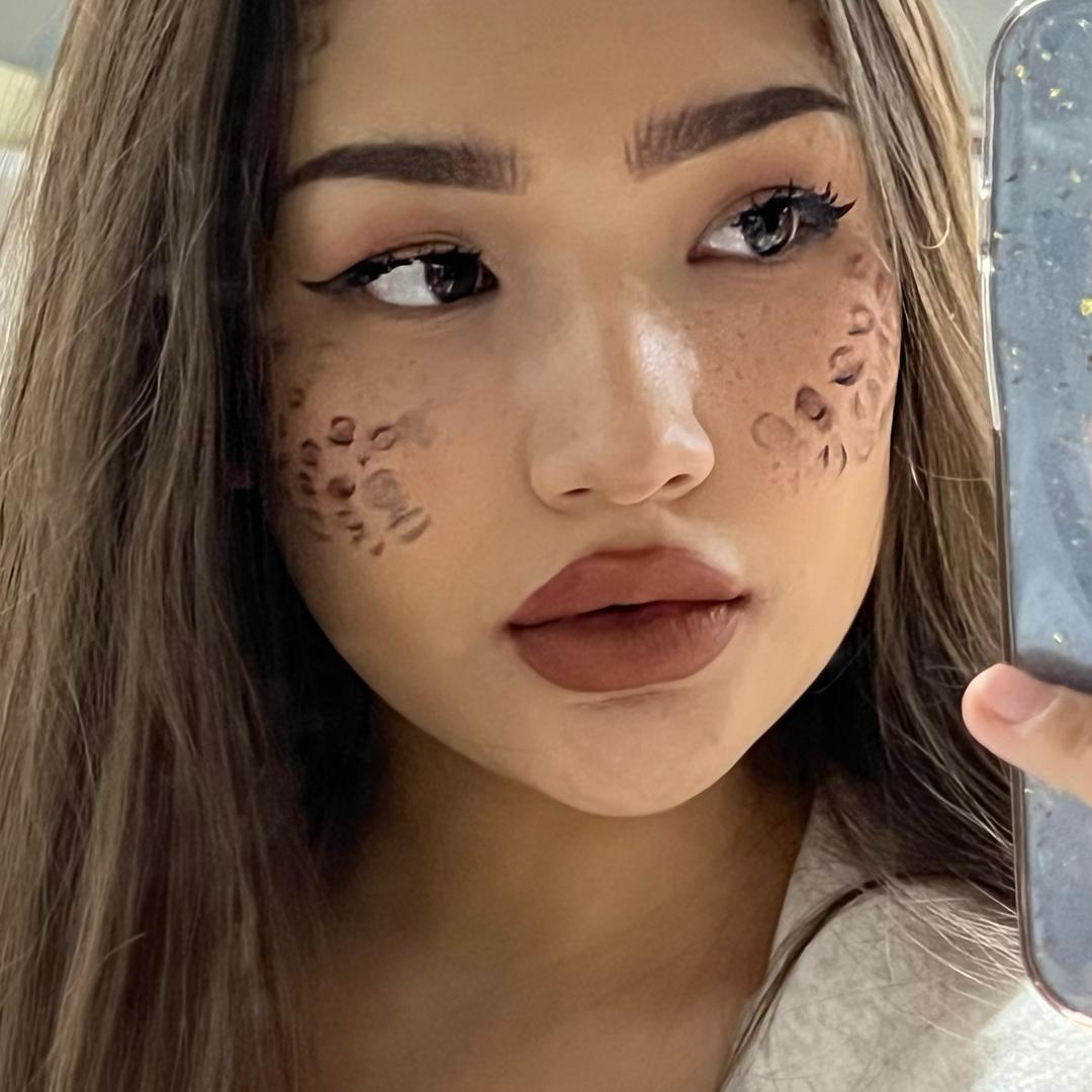 𝐄𝐥𝐎𝐘•🧵🪡