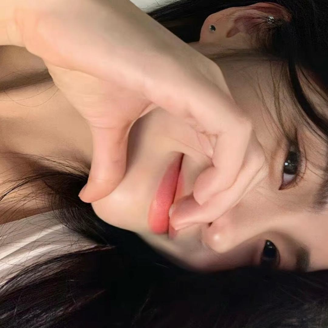 牵小施的手