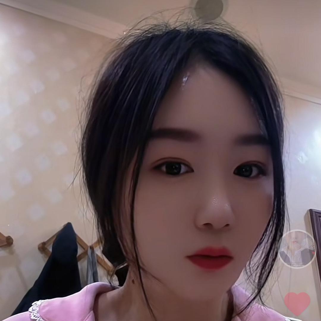 新世纪大酒店营业中、小镇姑娘