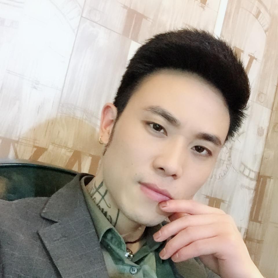 龙哥说新格专卖店