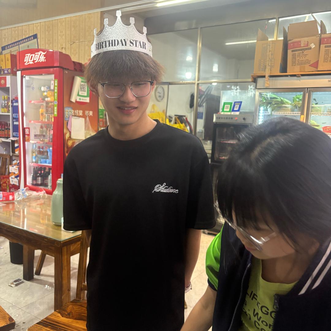纷飞燕