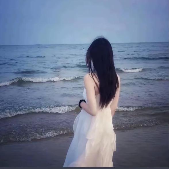 沐沐越嗨女装百货店