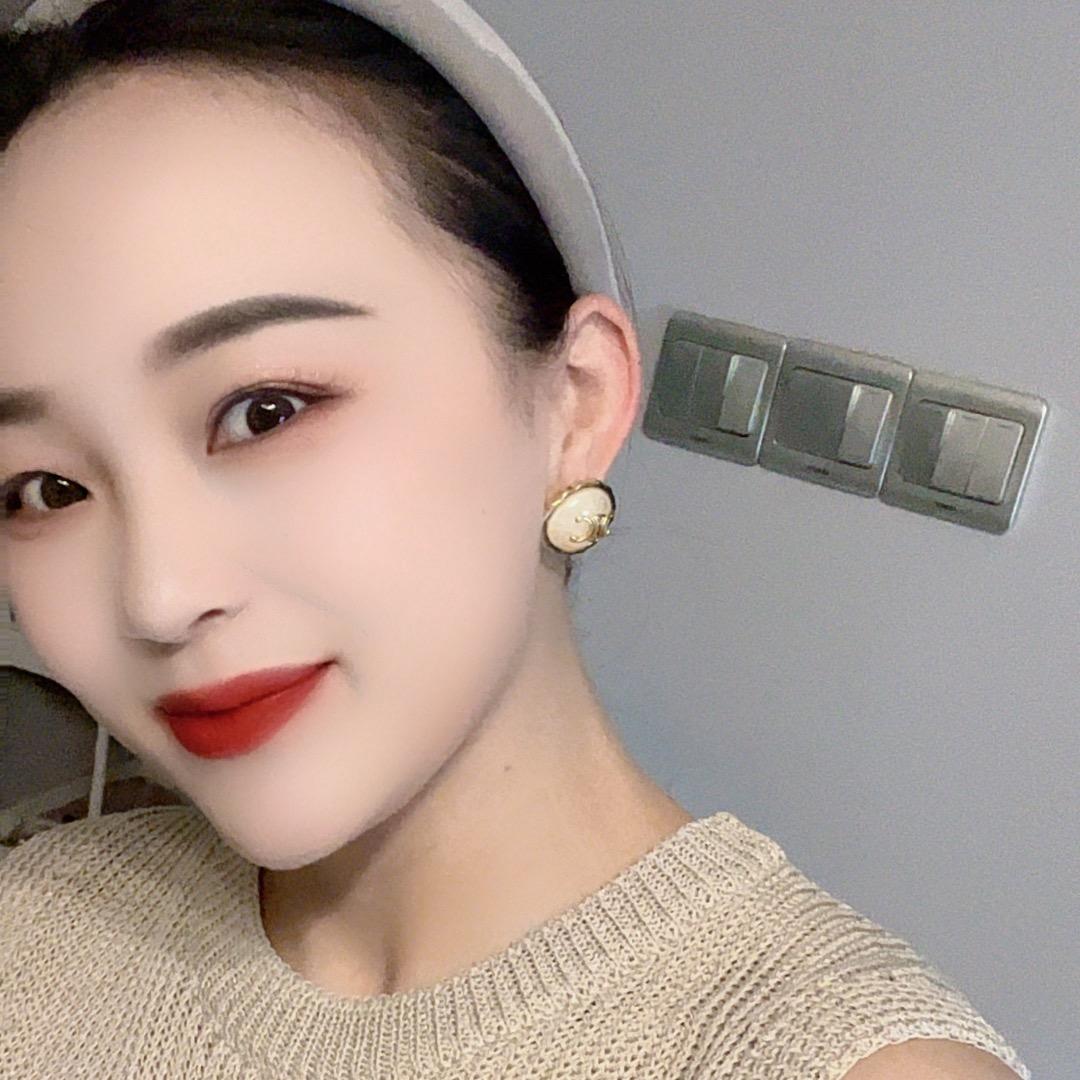 胡胡胡姐姐女装