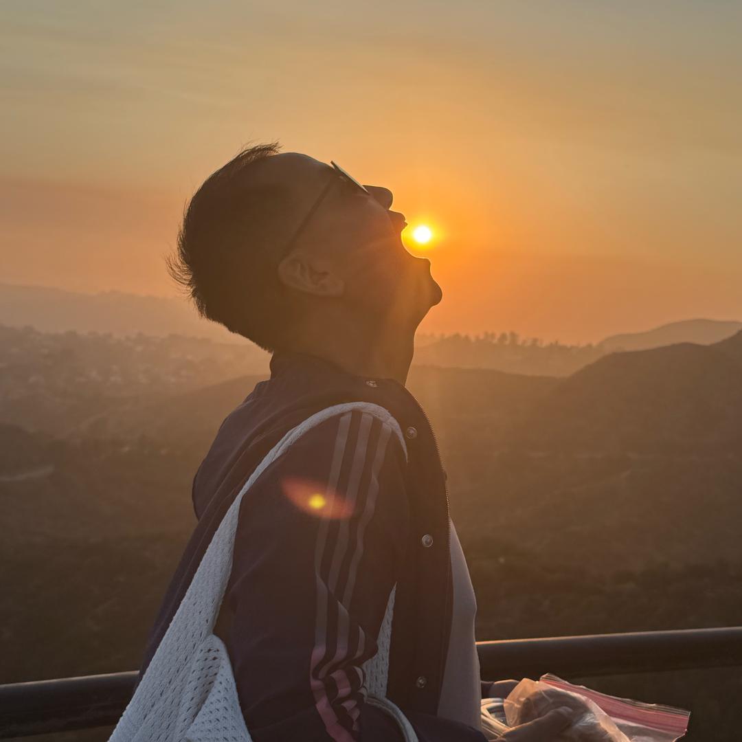 爱踢球的王苗苗