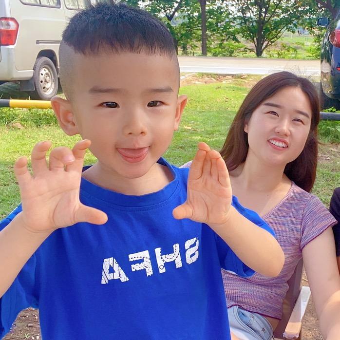 婧婧家的黄可爱