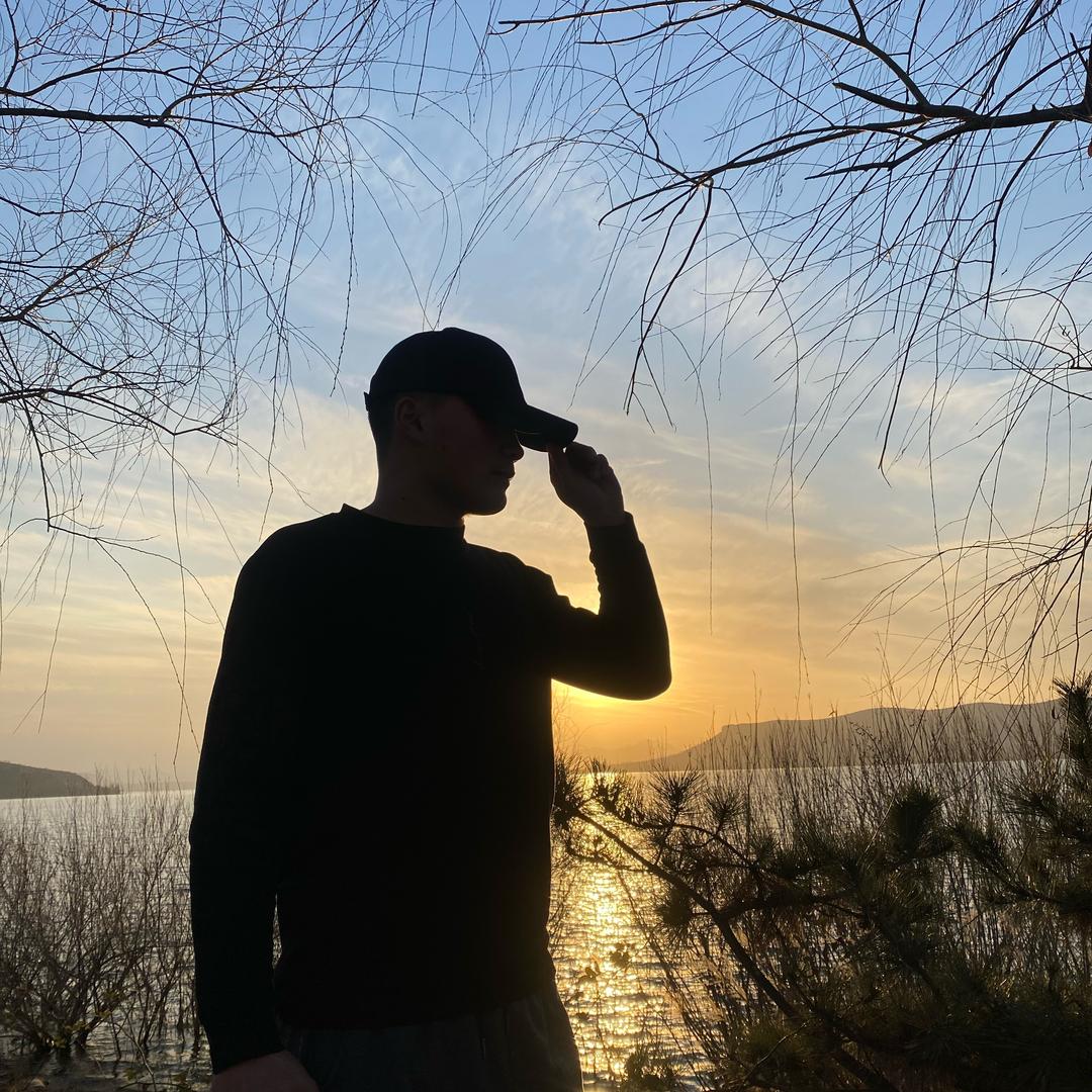 一拳打死奥特曼