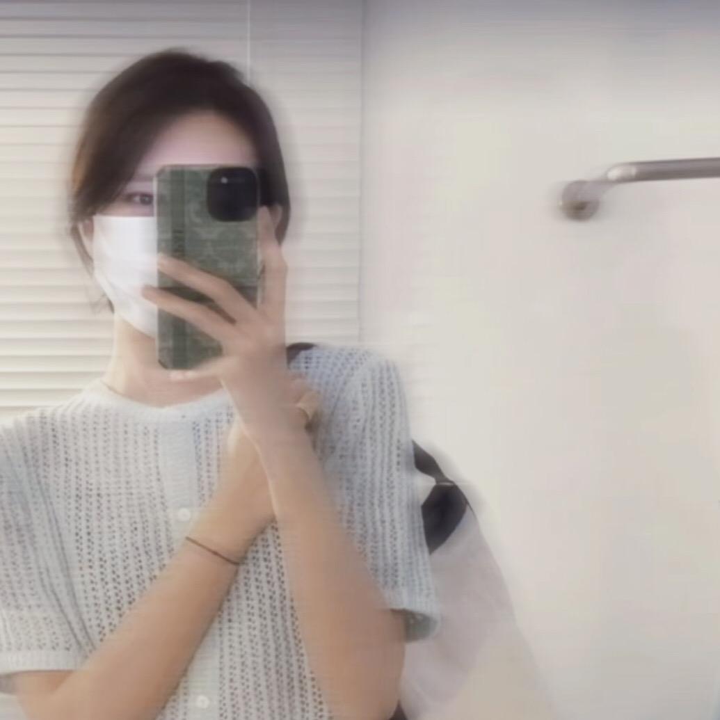 喃喃。