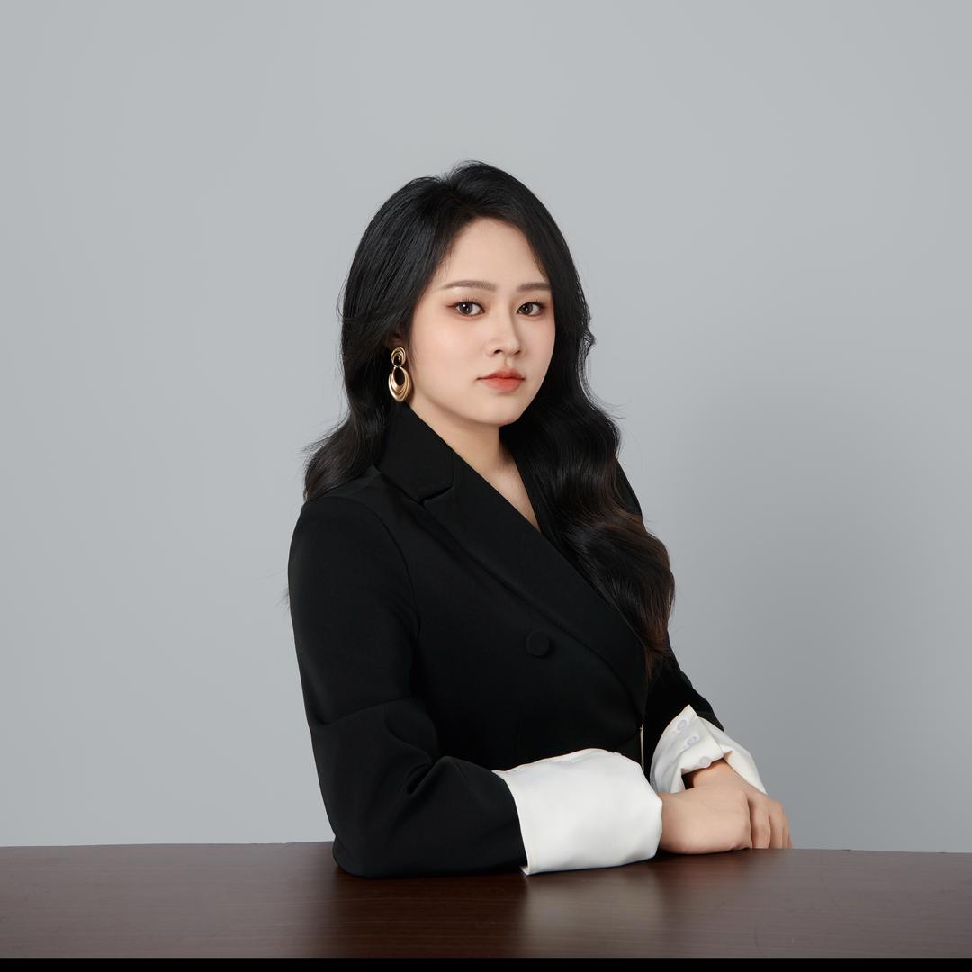 Sally洪老师