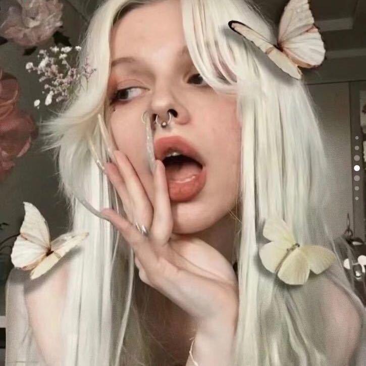 𝙝𝙚𝙡𝙡𝙤𝙤𝙤𝙤🌹