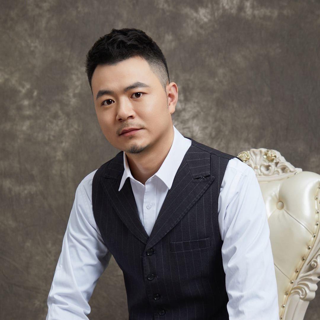 壹佰设计师峰哥