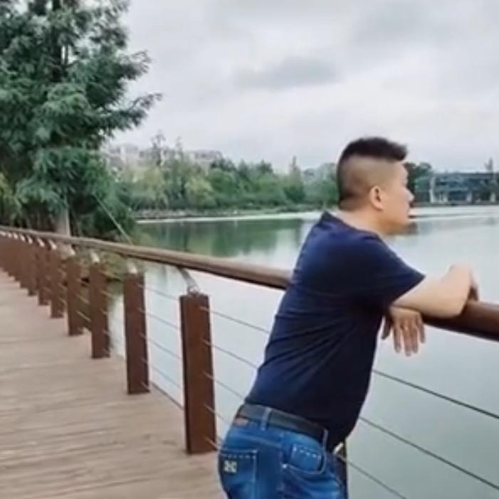 绝对低调（乡村别墅建造者）