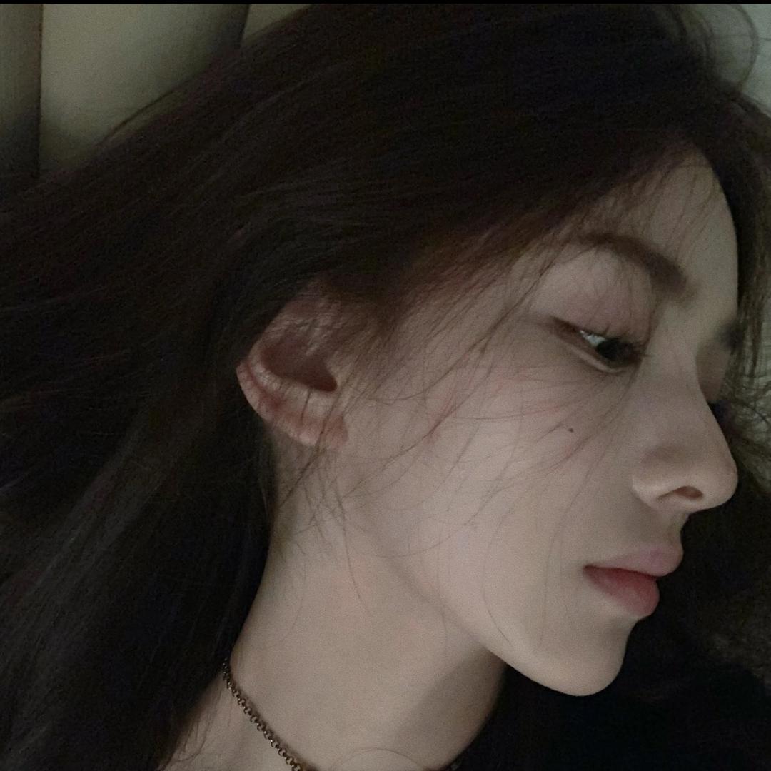 恩莉 ⋆.˚ ‧