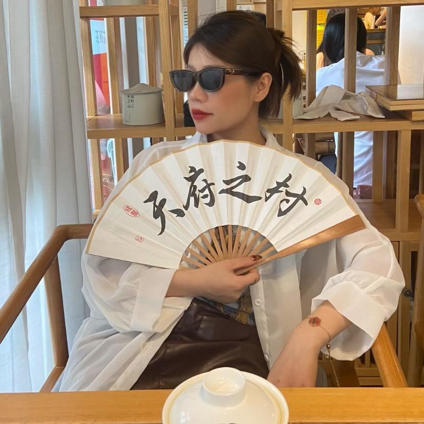 花野真一.