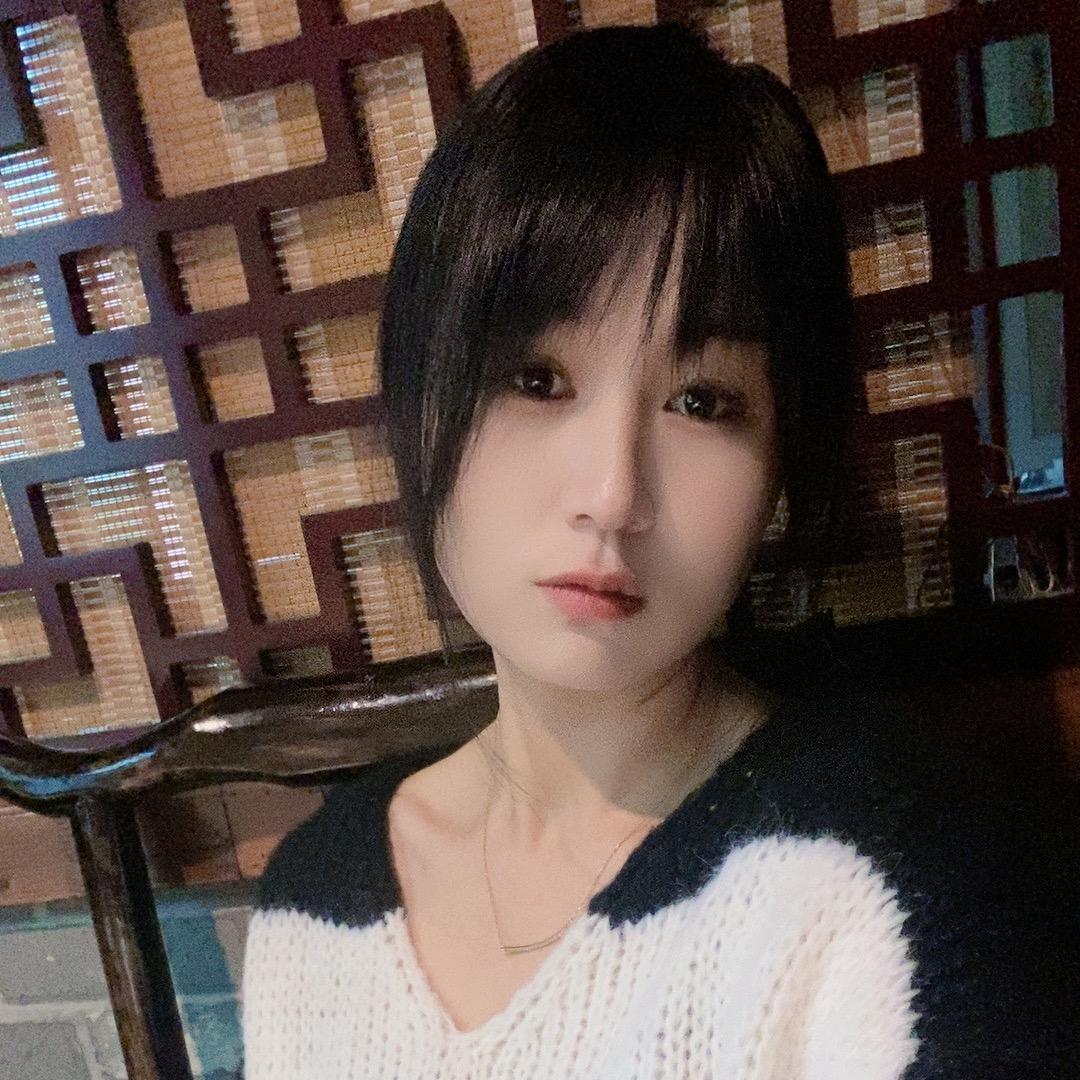 卖珠宝的小阿姨