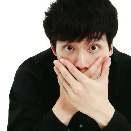 她的首字母