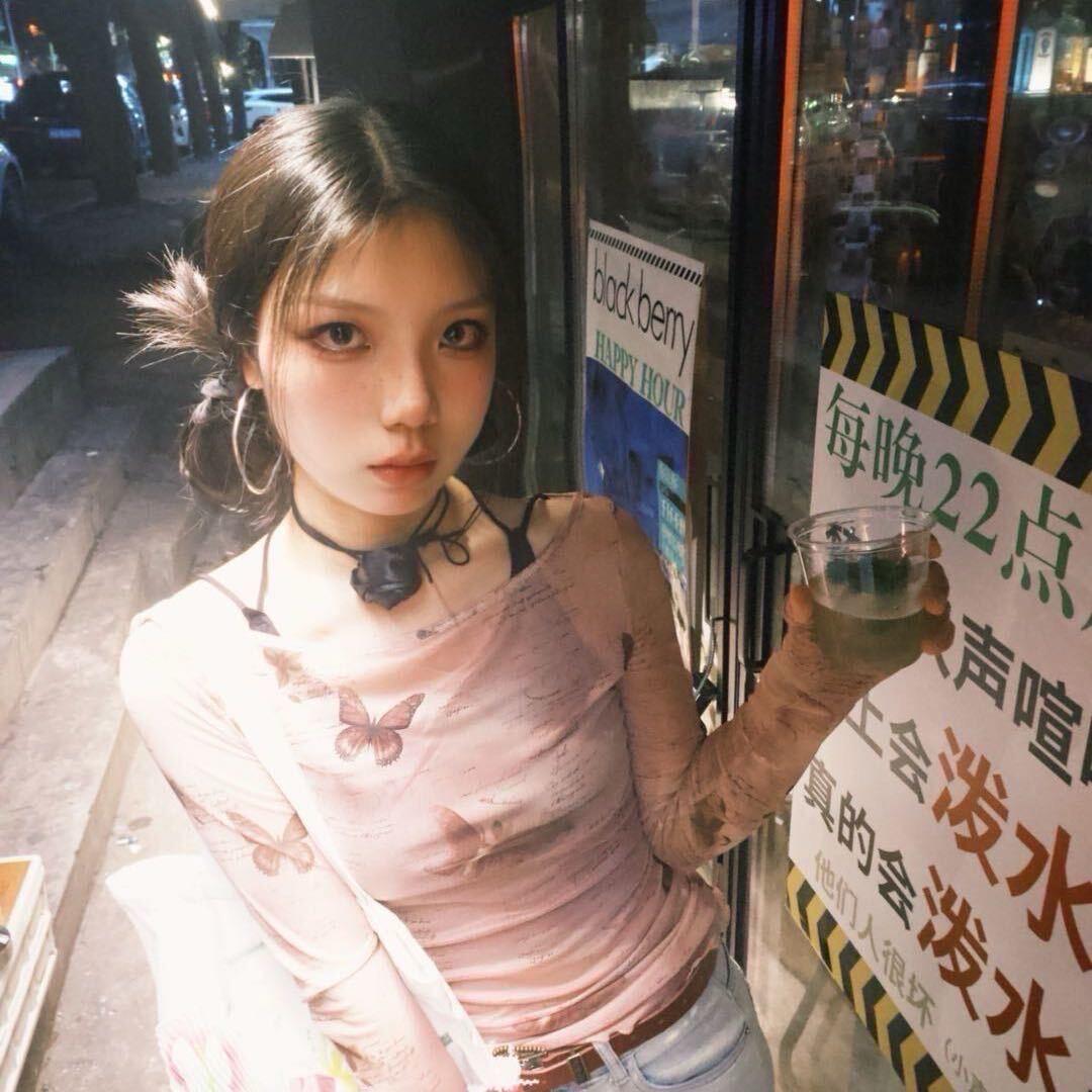 Vicky爱吃巧克力🥁