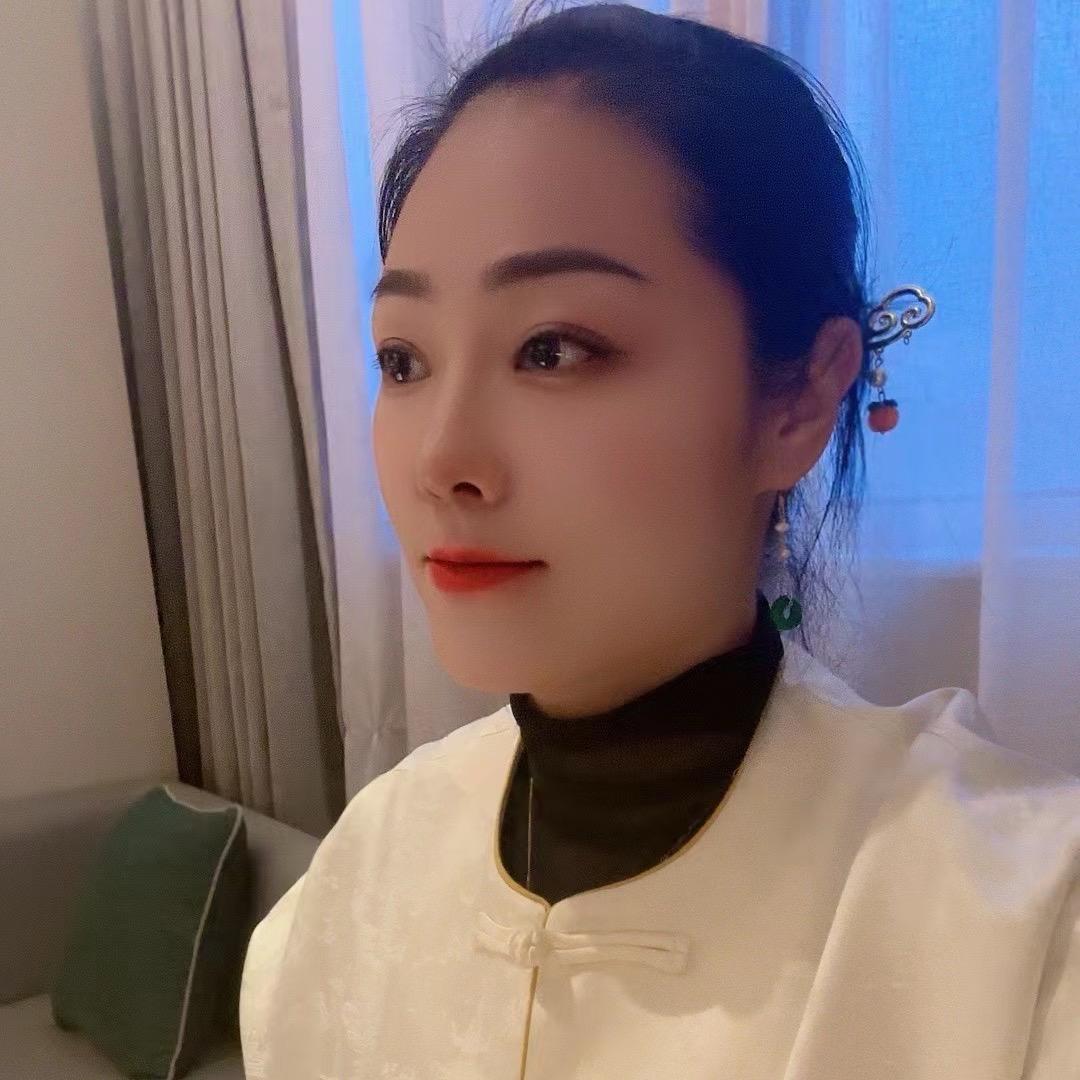 嘴角上扬