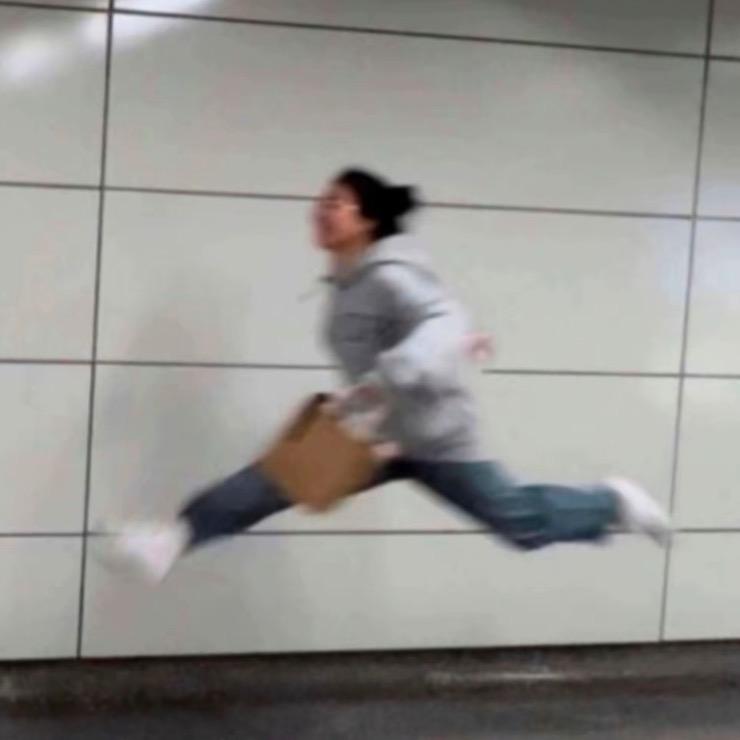 Queen黄丫头ᥫ᭡້໌ᮨ