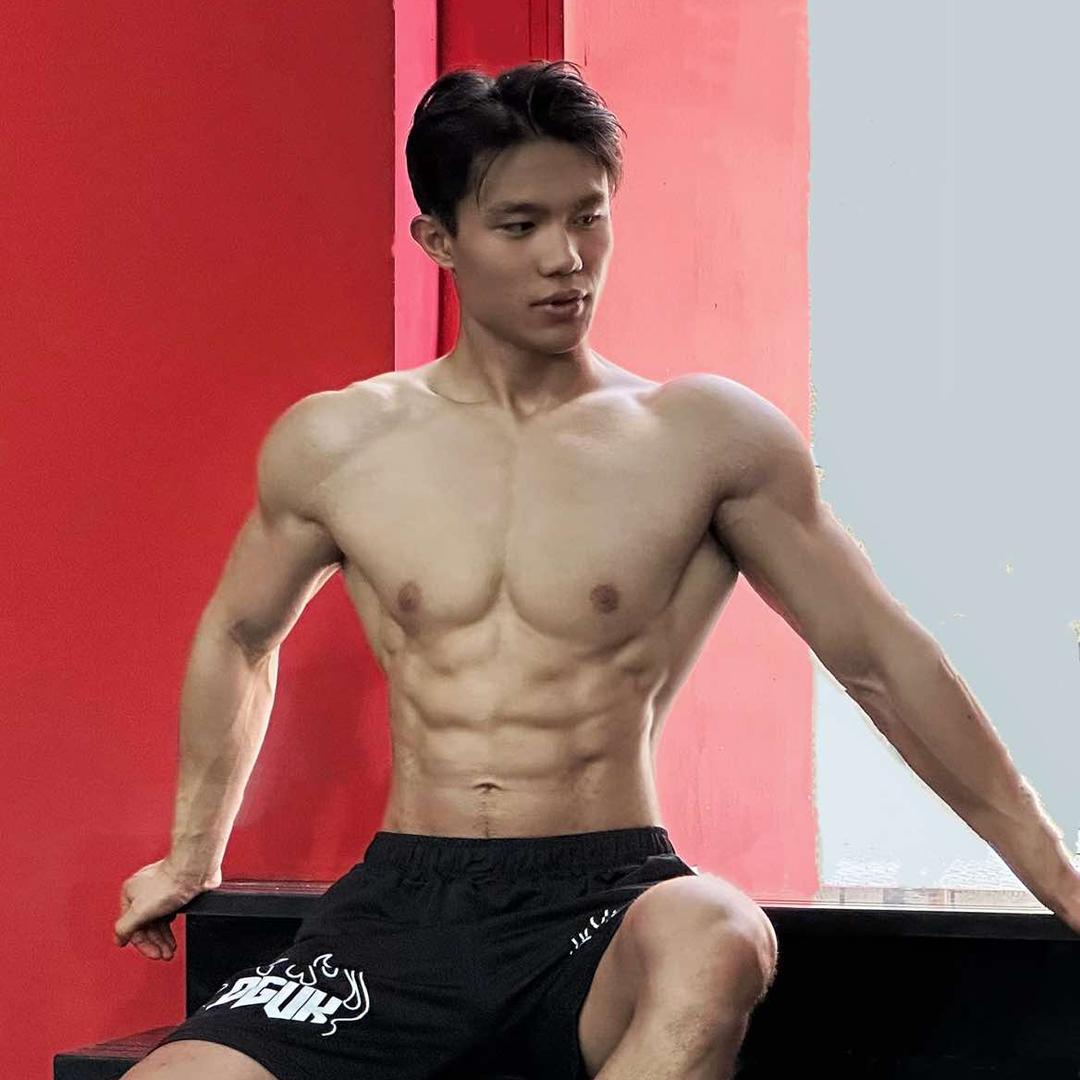 暮暮同学_strong（备26年全青赛）