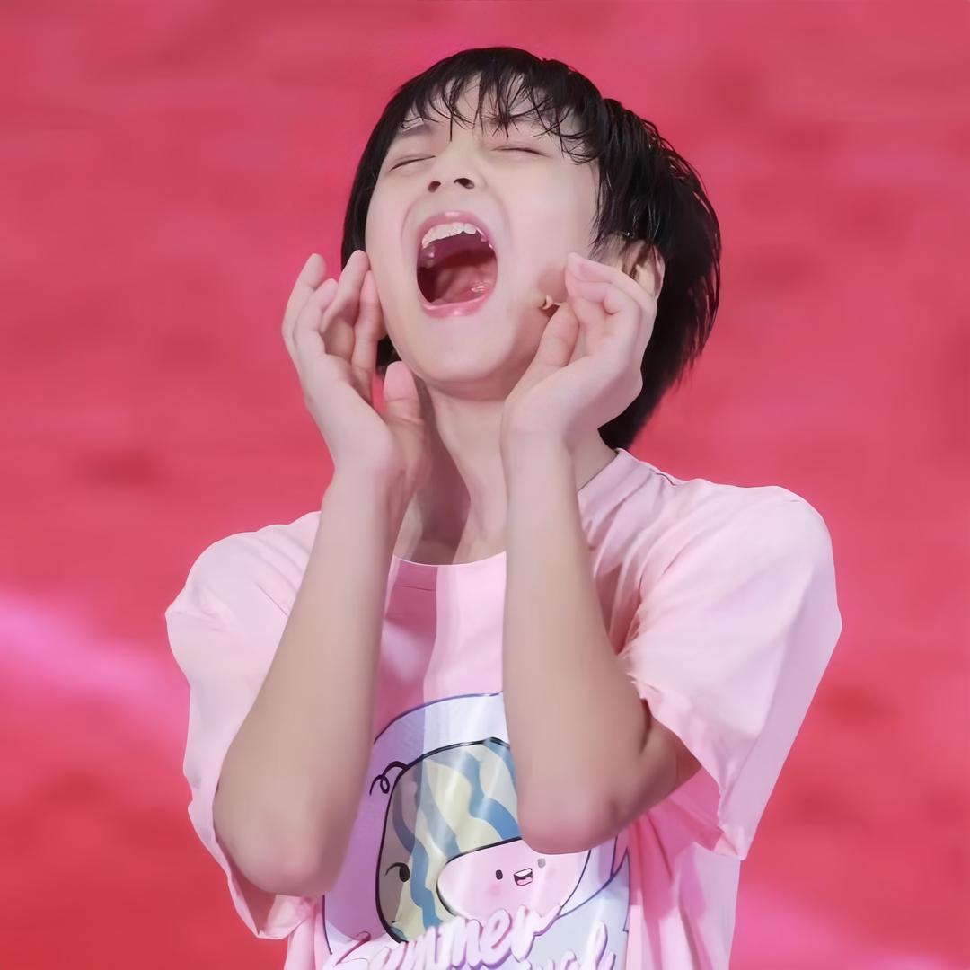 三体人广场舞教练