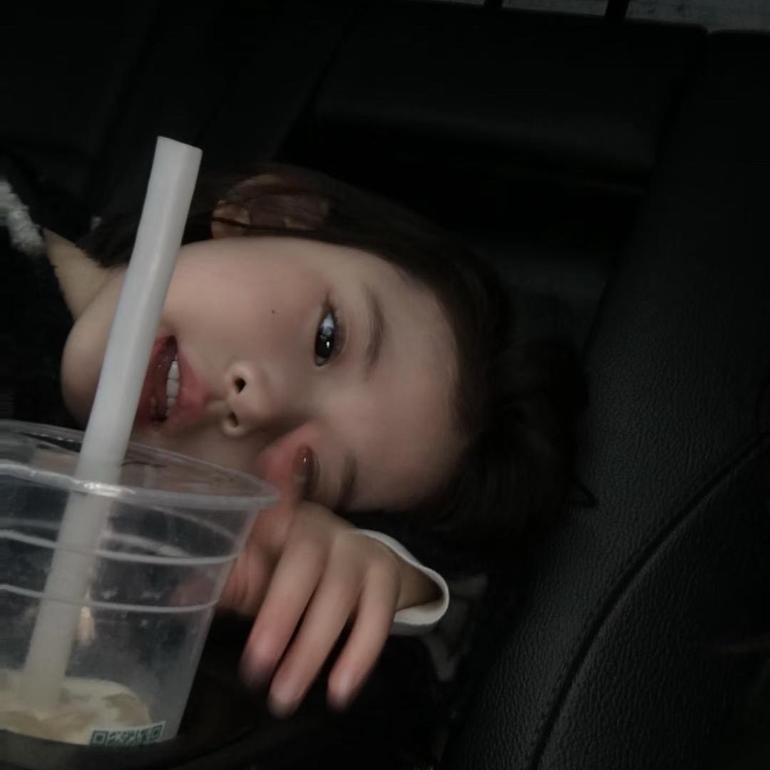 ⋆ 人傻嘴不甜长得丑还没钱-