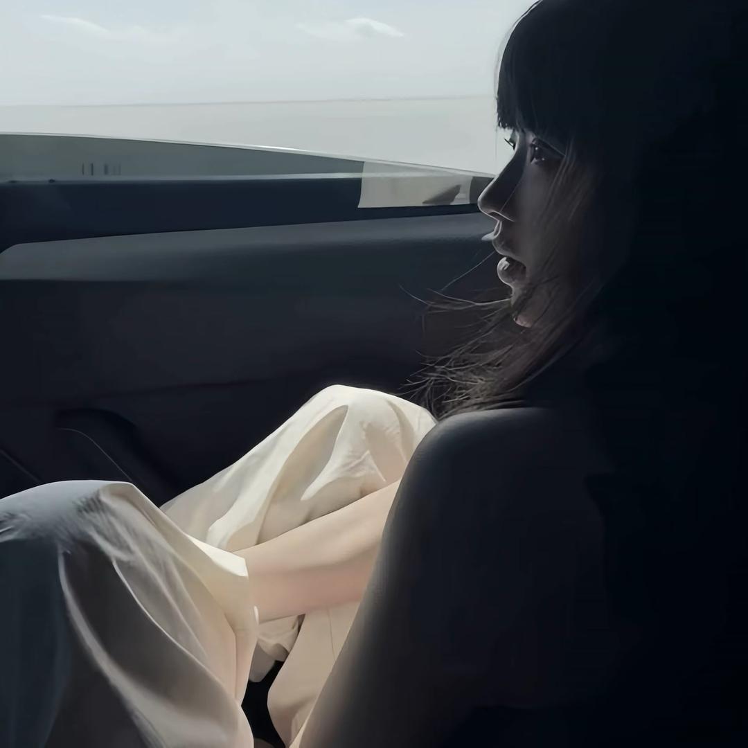 小婷.