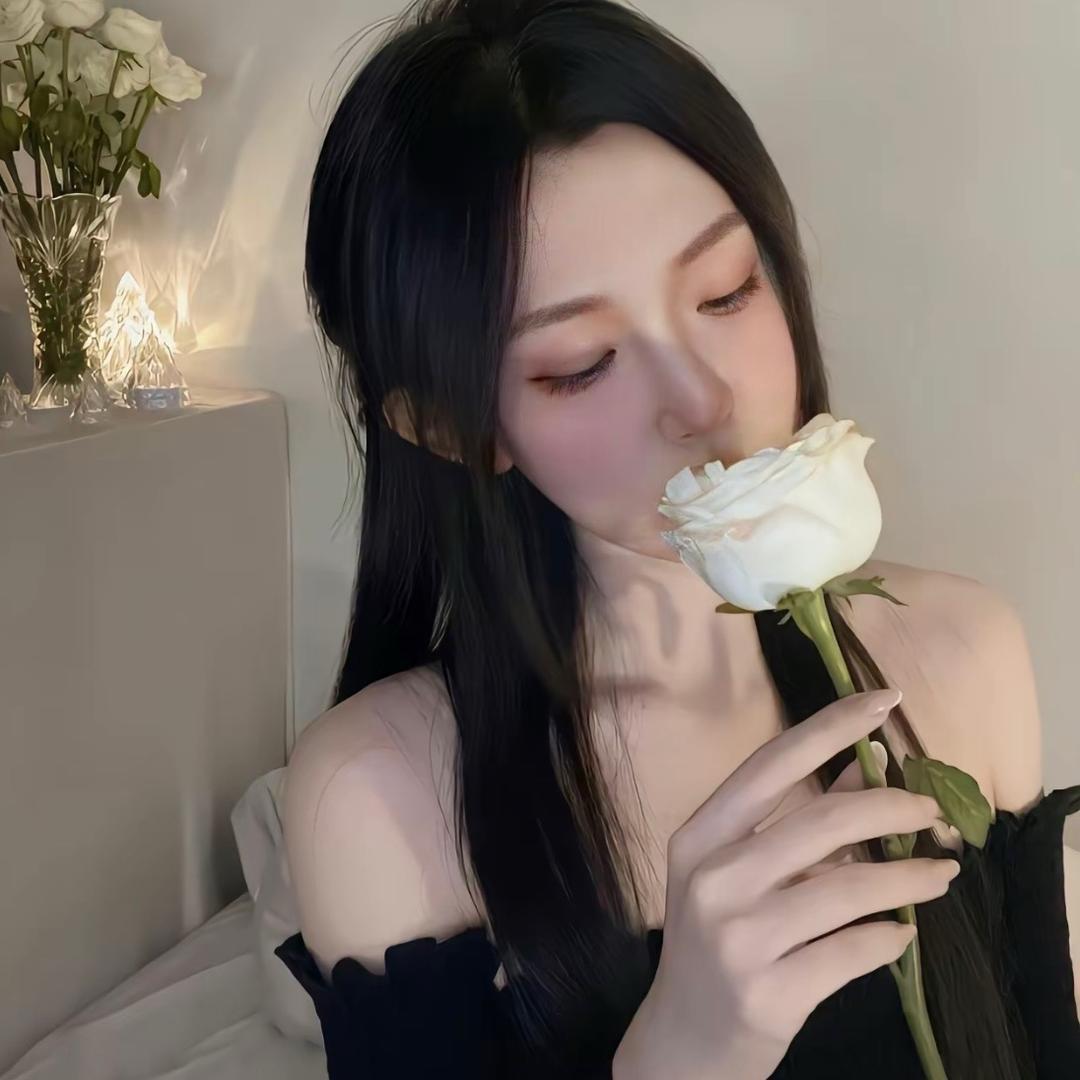 嗷呜一只🐱