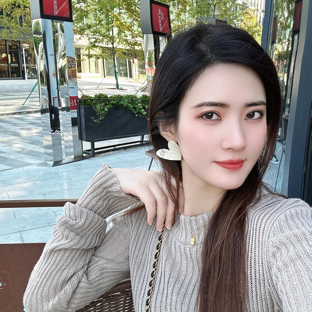 露露美少女