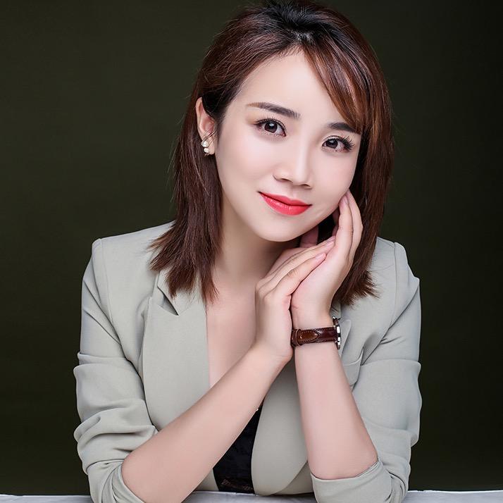 教弹琴唱歌的姚老师