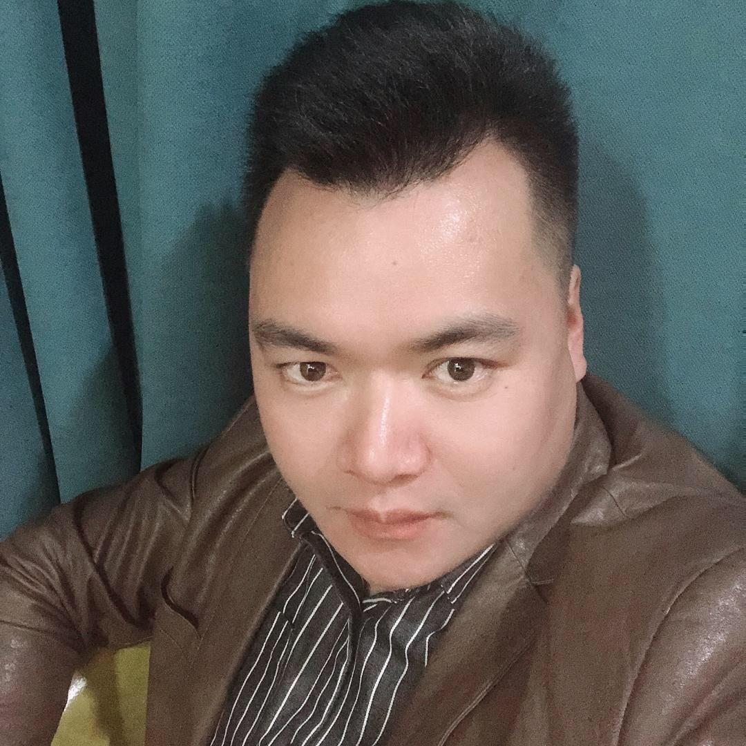 🚅 伟爵爷༄༅