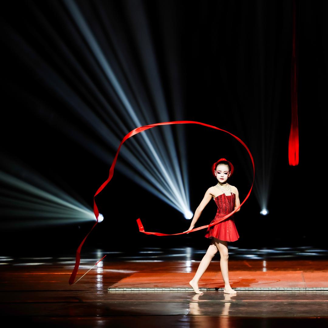 空中舞者姜子萌