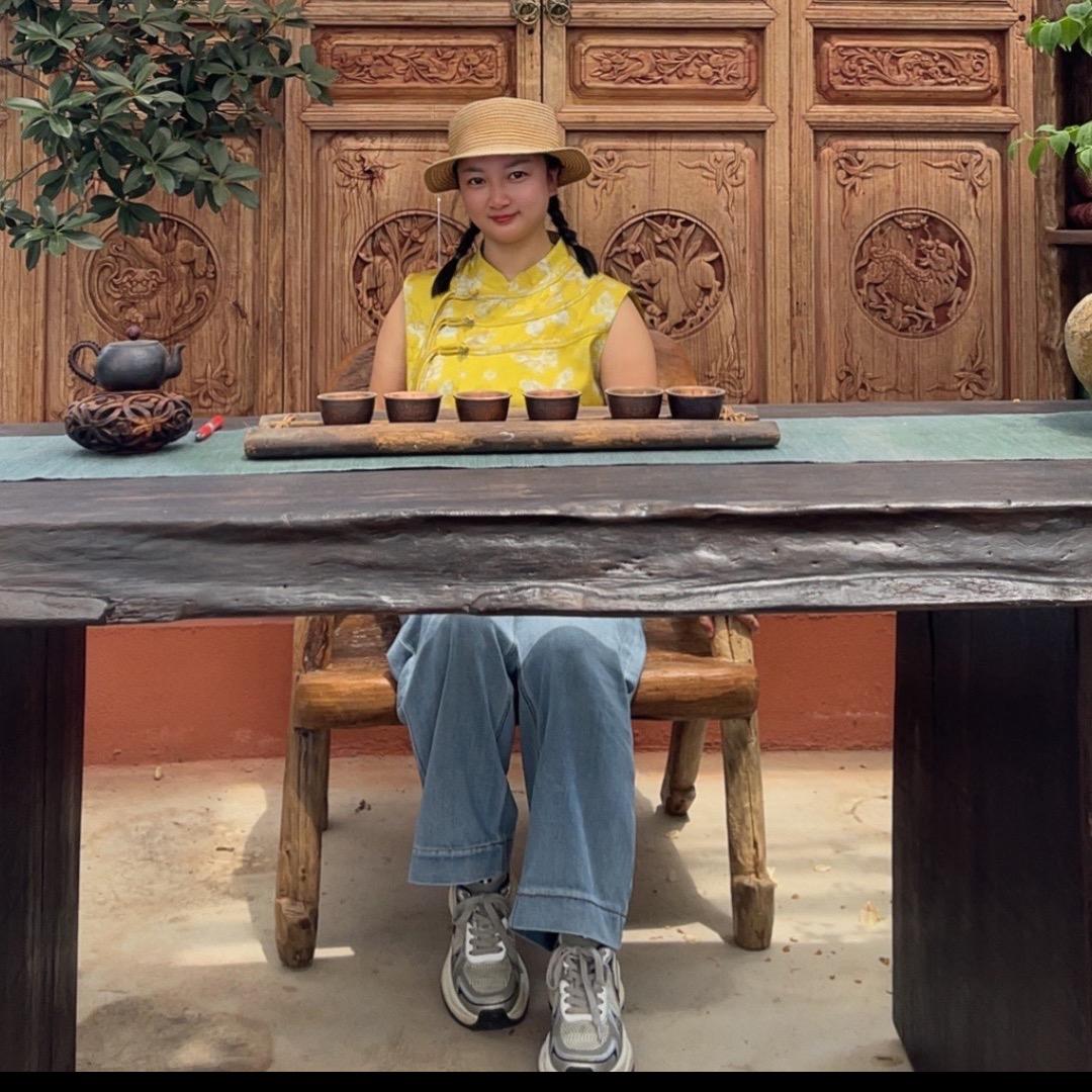 老瓦屋隆回店魏黎